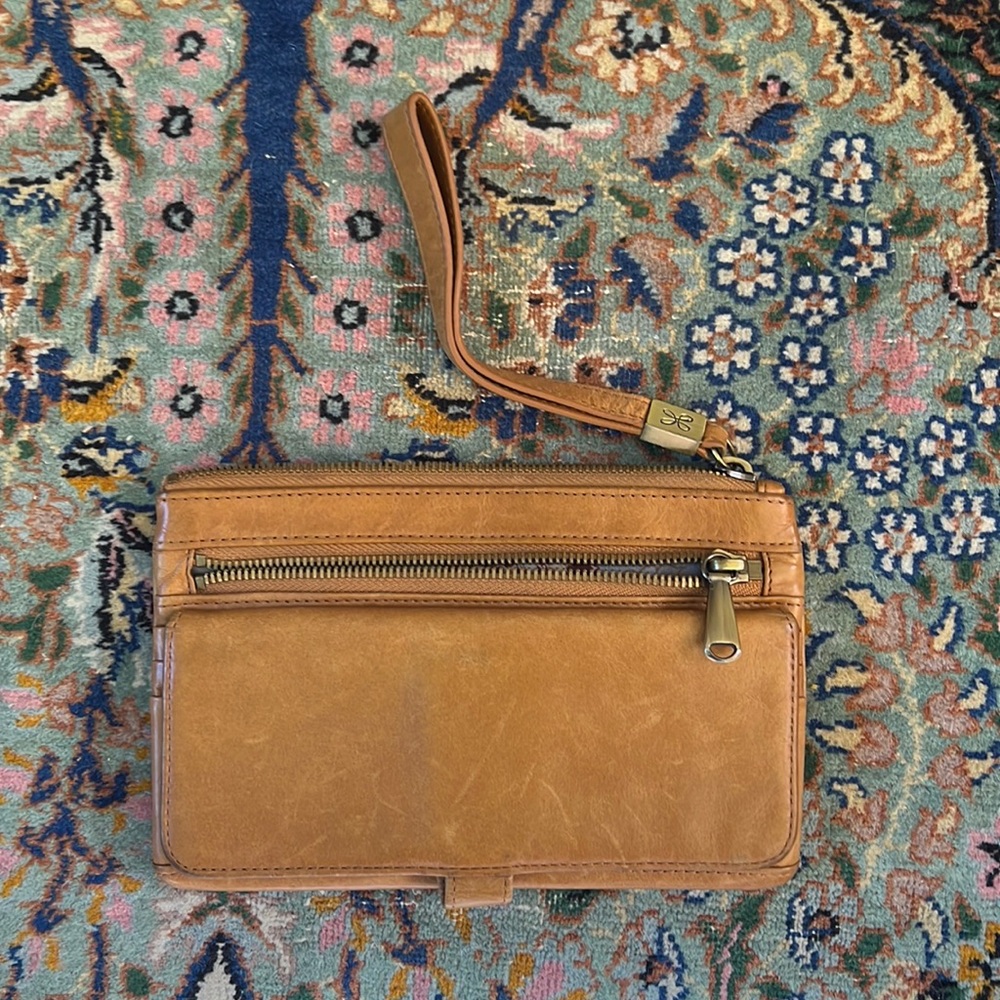 Hobo Leather Clutch Wristlet Wallet Tan